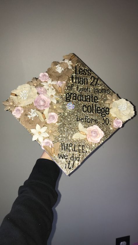 #teenmom #statistics #collegegraduate #highhonors Defying statistics at 19 years old, yes I am graduating with a 3.9 GPA being a fulltime mom, student, and working from home as well. Teen Mom Graduation Cap, Mom Graduation Pictures With Kids, Mom Graduation Cap, High School Graduation Cap, College Graduation Cap Decoration, Grad Cap Designs, Diy Graduation Cap, Diy Graduation, Graduation Pics