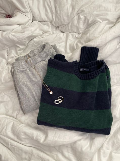 Brady Melville Aesthetic, Brandi Melville Aesthetic, Brandi Melville Outfits, Winter Brandy Melville Outfits, Brandy Melville Bag, Brady Melville Outfits, Brandy Melville Outfits Winter, Brandy Aesthetic, Brady Melville