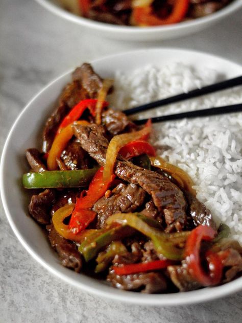 Pepper Steak Recipe - Coop Can Cook Chinese Pepper Steak Recipe, Peper Steak, Coop Can Cook, Easy Beef Stir Fry, Beef And Veggies, Chinese Pepper Steak, Grill Dessert, Steak And Rice, Pepper Steak Recipe