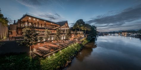 roof ridges dramatically collide atop new keeree tara riverside Restaurant Pictures, Thai House, Concrete Architecture, Thai Dishes, Landscape And Urbanism, Chicago Architecture, Cultural Architecture, Thai Restaurant, Education Architecture