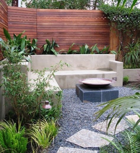 Built in concrete bench with planters by jen.wic.56 Ideas Terraza, Garden Seating Area, Gravel Patio, Backyard Seating, Garden Screening, Walled Garden, Contemporary Garden, Wooden Fence, Garden Seating