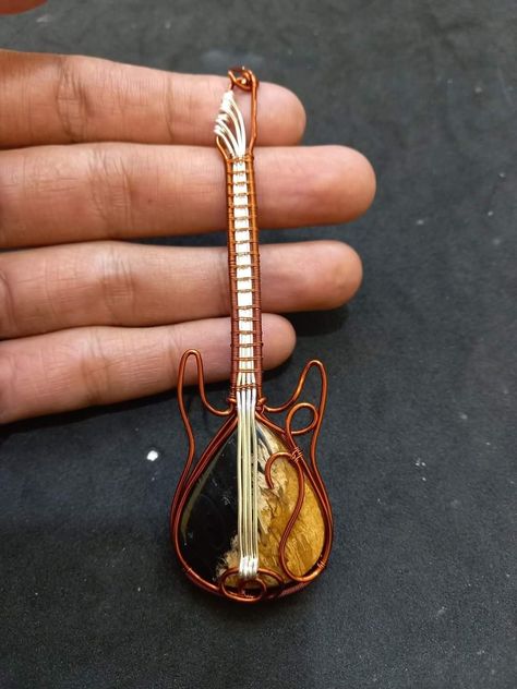 Heavy Metal Accessories, Wire Wrapped Guitar Pendant, Wire Wrapped Guitar, Guitar Jewelry, Guitar String Jewelry, Fringe Earring, Braided Bracelet Diy, Vintage Jewelry Ideas, Wire Wrapped Stone Jewelry