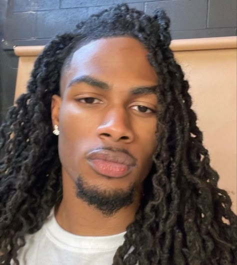 Dread Hairstyles For Men, Really Curly Hair, Cute Dreads, Dreadlock Hairstyles For Men, Dark Skin Men, Black Men Hairstyles, Dread Hairstyles, Dreadlock Hairstyles, Afro Punk