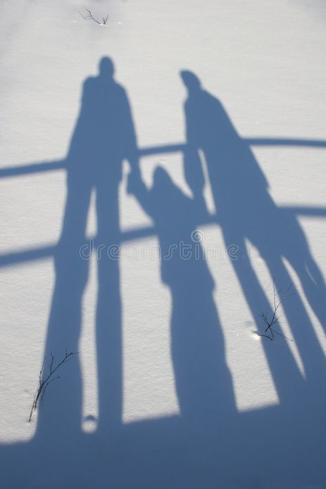 Family Shadow Picture, December Christmas, Winter Family, Online Safety, Shadow Pictures, Guest Blogging, Photoshop Effects, Photography Pictures, Child Safety