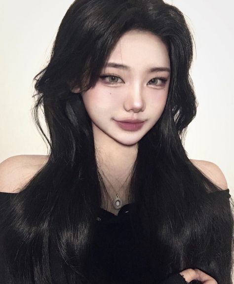 Makeup Looks Concert, Makeup Looks Cute, Douyin Beauty, High School Hairstyles, Hairstyles Asian, Inspo Drawing, Korean Hairstyles, Asian Makeup Looks, Concert Hairstyles