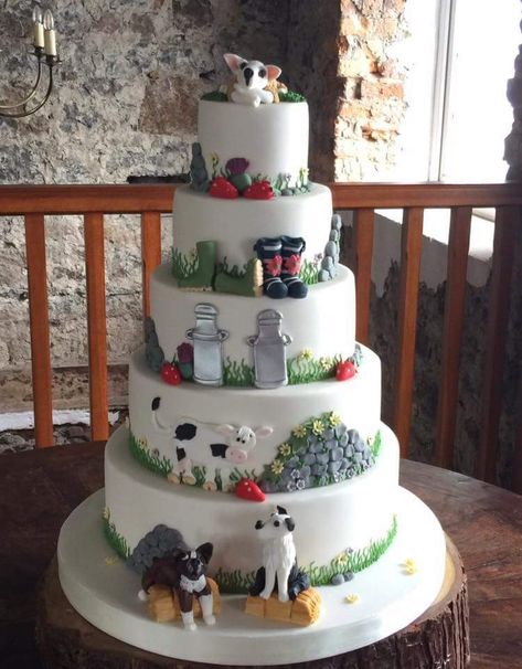 Farm Wedding Cake Ideas, Farming Cake, Cow Wedding Cake, Texel Sheep, Plaas Troue, Pretty Flicks, Novelty Wedding Cakes, Dairy Farm Wedding, Farmer Wedding