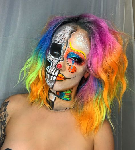 Half Clown Makeup, Halloween Makeup Sfx, Tik Tok Ideas, Half Skull, Painting Halloween, Halloween Clown, Homemade Halloween Costumes, Clown Faces, Face Painting Halloween