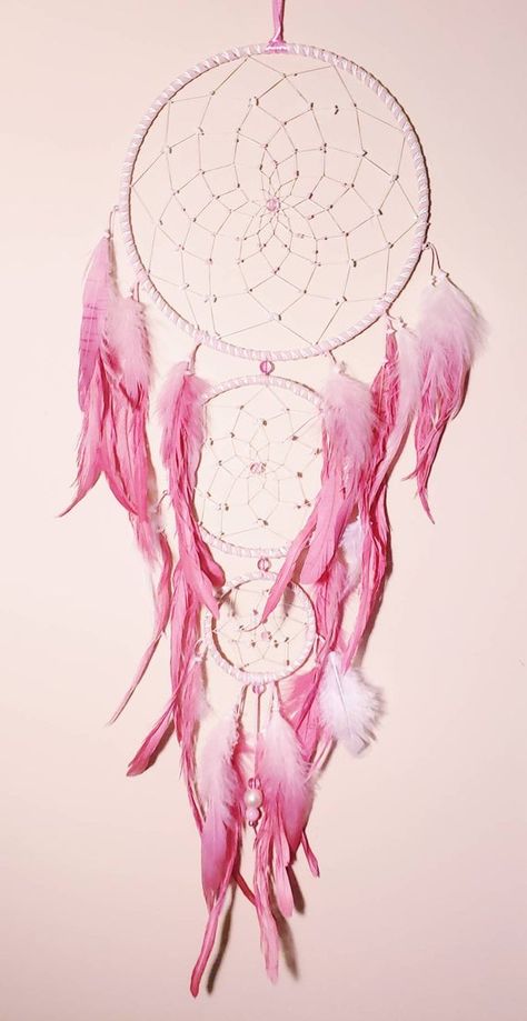 Pink Dream Catcher, White Dream Catcher, Art Native American, Dream Catcher Nursery, Beautiful Dream Catchers, Large Dream Catcher, Bedroom Wall Hangings, Handmade Dreamcatcher, Dream Catcher Diy