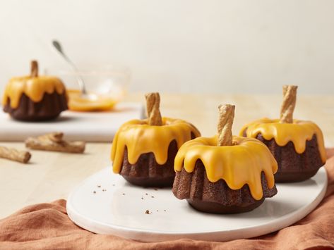 Mini Chocolate Pumpkin Bundt Cakes | Libby's Pumpkin Bundt Cakes, Libbys Pumpkin Roll, Pumpkin Bundt, Pumpkin Bundt Cake, Mini Bundt, Traditional Pumpkin, Chocolate Pumpkin, Mini Bundt Cakes, Pumpkin Waffles