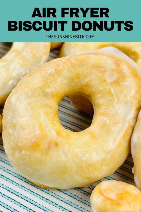 Making air fryer biscuit donuts with canned biscuits is the easiest breakfast to make in the air fryer! You can be enjoy these warm, flaky donuts in about 10 minutes. There's no need to deep fry these donuts in oil, let your air fryer do all the work! Copycat Krispy Kreme Donut Recipe, Airfryer Dinners, Donuts Snap, Krispy Kreme Donuts Recipe, Keto Donut Recipe, Copycat Krispy Kreme, Canned Biscuit Donuts, Air Fry Donuts, Donut Bread Pudding