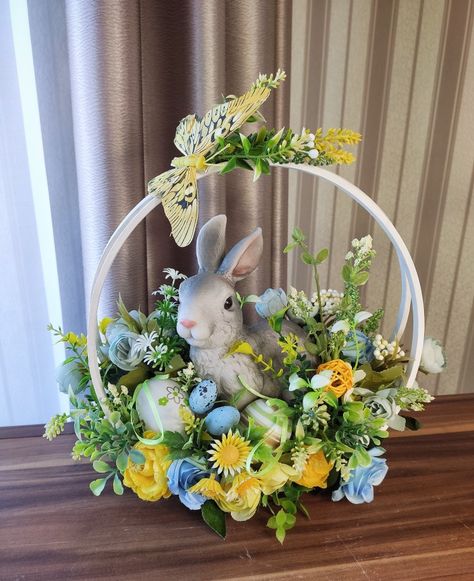 Easter Floral Arrangements Centerpieces, Easter Flower Arrangements Centerpieces, Easter Arrangements Diy, Easter Floral Arrangements, Easter Florals Diy, Easter Table Decorations Centerpieces, Easter Floral Decorations, Easter Bunny Centerpiece, Easter Centerpieces Diy