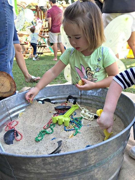 Warner's Peter Pan Birthday Party | CatchMyParty.com Peter Pan Party Games, Peter Pan Decorations, Peter Pan Party Ideas, Peter Pan Birthday Party Ideas, Peter Pan Birthday Party, Library Magic, Peter Pan Decor, Neverland Birthday, Peter Pan Birthday