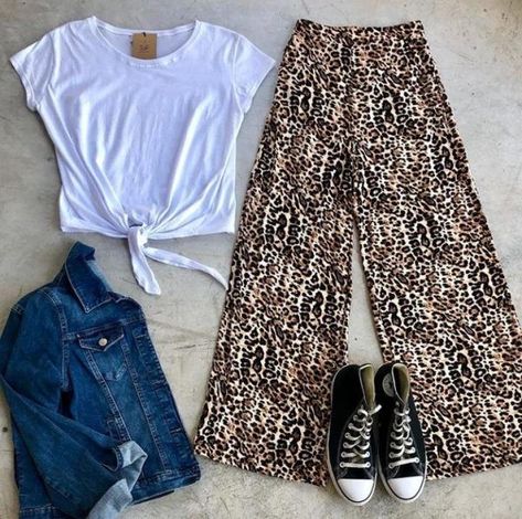 Palazzo Pants Casual Outfit, Palazzo Pants Outfit With Sneakers, Palazzo Pants Outfit Casual Sneakers, How To Wear Palazzo Pants Outfits Casual, Palazzo Pants With Sneakers, How To Wear Palazzo Pants, Pallazo Pants Outfit Ideas, Palazzo Pants Outfit Summer, Pallazo Pants Outfit