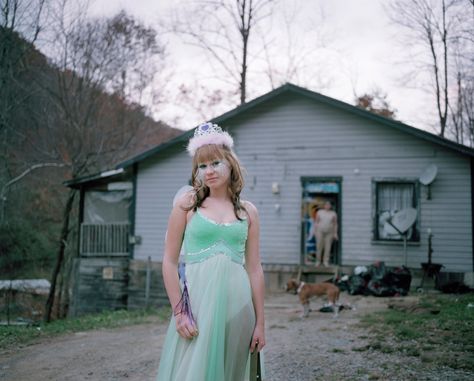 Trailer Trash Aesthetic, Weird Photography, American Gothic, Southern Gothic, Prom Queens, Gothic Aesthetic, Contemporary Photography, Documentary Photography, G H