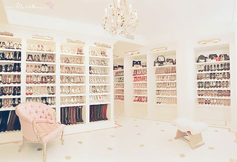 i wish this was my closet... Shoe Room, Dream Closets, Girly Room, Closet Inspiration, Barbie Dream House, House Room, Closet Design, Dream Decor, Dream Rooms