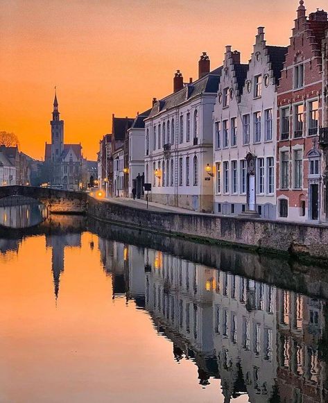 Brugge, Belgium 🇧🇪💕✌ Belgium Aesthetic, Brugge Belgium, Bruges Belgium, Europe Photos, Travel Videos, Travel Information, Best Cities, Travel Around The World, Wonderful Places