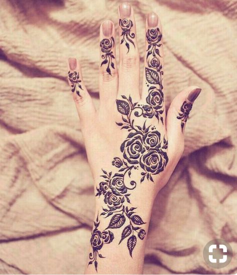 Two Hundred and Two – TROUBLED ILLUSIONS Mehndi Designs Finger, Henna Hand Designs, Henne Tattoo, Floral Henna Designs, Tato Henna, Finger Henna Designs, Henna Tattoo Hand, Henna Tattoo Designs Hand, Henna Art Designs