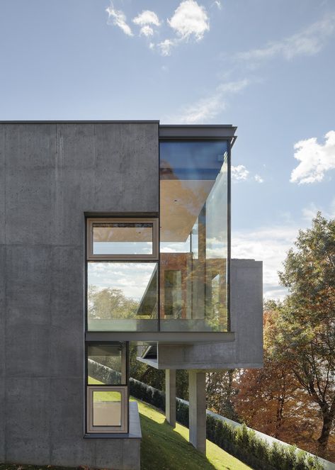 HORIZON HOUSE - STEVEN HOLL ARCHITECTS Steven Holl Architecture, Cubes Architecture, Sedum Roof, Big Architects, Steven Holl, Exposed Concrete, Live Wallpaper Iphone, Concrete Structure, Architect House