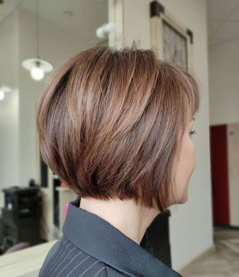 Short Graduated Bob, Graduated Haircut, Graduated Bob Hairstyles, Graduated Bob Haircuts, Graduated Bob, Layered Bob Haircuts, Bob Hairstyles For Thick, Chin Length Hair, A Bob