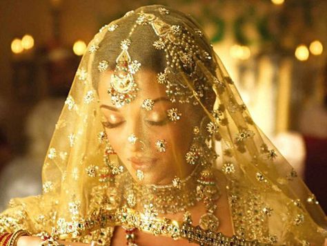 Umrao Jaan, Vintage Bollywood Aesthetic, Bollywood Aesthetic, South Asian Aesthetic, Desi Wedding Dresses, Indian Princess, Retro Bollywood, Desi Aesthetic, Vintage Bollywood