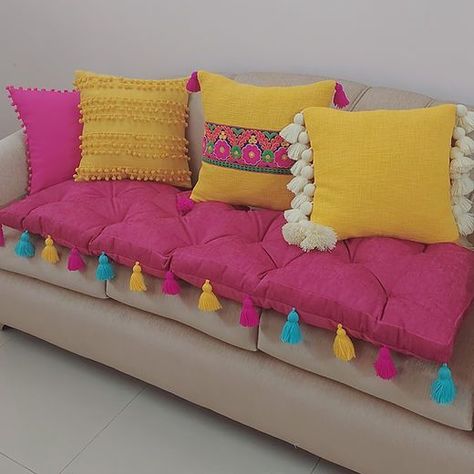 Sofa Throw Ideas, Sofa Cover Ideas Living Rooms, Sofa Cover Ideas, Diy Sofa Cover, Crochet Furniture, Sofa Covers Online, Sofa Throw Cover, Embroidery Items, Colorful Room Decor