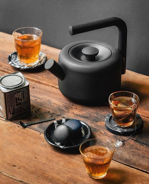 A Kettle for All OccasionsShop Fellow Clyde  link in bio.  by @wearekinkin Cappuccino Maker, Coffee Pod Holder, Coffee Shot, Automatic Espresso Machine, Cappuccino Machine, Coffee Barista, Single Serve Coffee Makers, Single Serve Coffee, Coffee Brewer