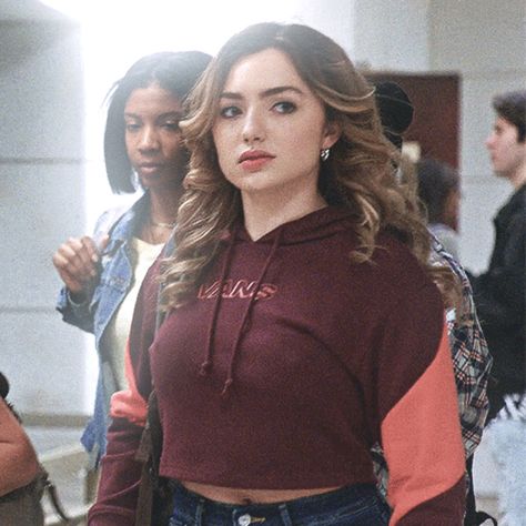 Cobra Kai Peyton List Outfits, Payton List Cobra Kai, Tory Nichols Outfits, Peyton List Gif, Cobra Kai Tory, Tory Nichols, Karate Quotes, Peyton Roi List, Cobra Kia