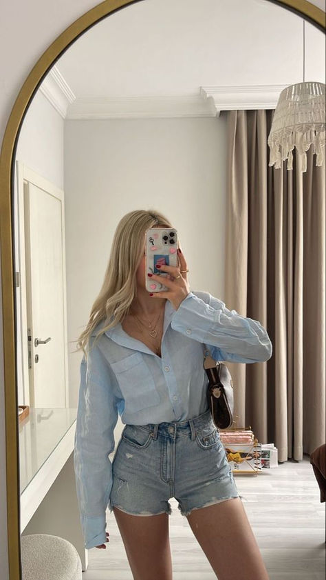 Elegante Casual, Causual Outfits, Girly Outfits, Casual Style Outfits, Looks Vintage, Spring Summer Outfits, Outfits Casuales, Blue Shirt, Primavera Estate