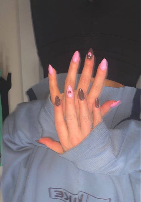 Brown And Pink Nails, Neon Pink Nails, Brown Acrylic Nails, Vday Nails, Brown Nails Design, Bunny Nails, Retro Nails, Purple Nail Designs, Happy Nails