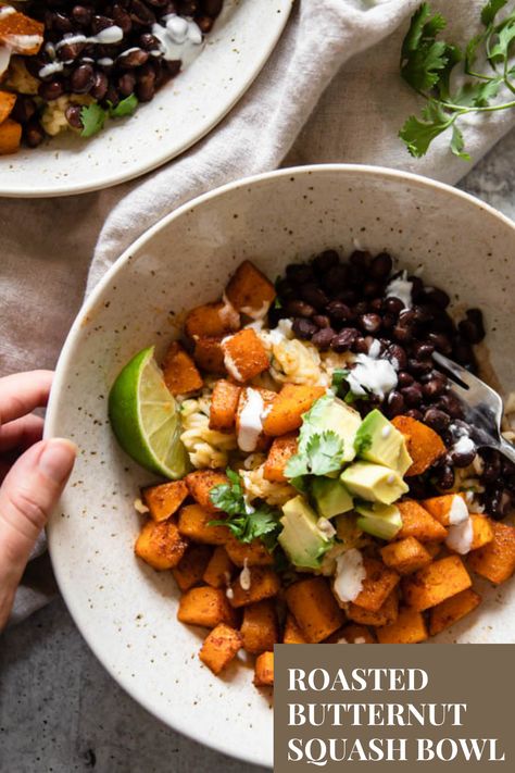 A healthy, easy, minimal ingredient fall bowl with butternut squash, black beans, and cilantro lime rice. Butternut Squash Rice Bowl, Butternut Squash Bowls, Butternut Squash And Rice, Butternut Squash Bowl, Butternut Squash Rice, Squash Bowl, Seasoned Black Beans, Butternut Squash Black Bean, Apartment Meals