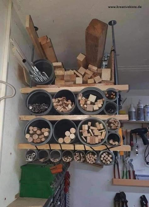 Officine In Garage, Basement Workshop, Koti Diy, Garage Organisation, Garage Workshop Organization, Lumber Storage, Garage Tool Storage, Woodworking Joinery, Diy Garage Storage