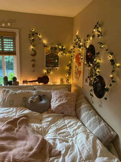 Fairy Lights And Vines On Ceiling, Fairy Lights And Vines Bedroom, Vines And Fairy Lights Bedroom, Orange Room Aesthetic, Vines Lights, String Lights Bedroom, Fairy Lights For Bedroom, Hanging Fairy Lights, Room Reference