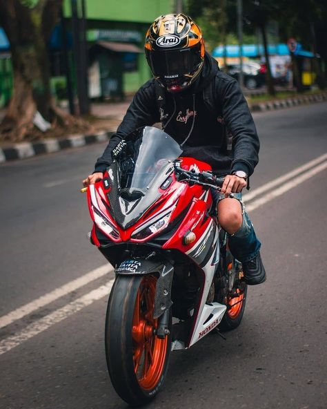 Cbr 150r Modified, Bike Couples Photography, Bike Modified, Cbr 150r, Cbr 650r, Bike Couple, Biker Life, Sepeda Motor, Honda Cbr