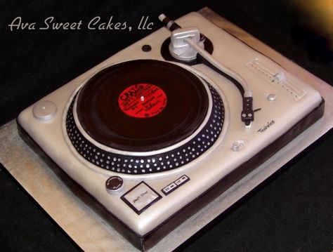 Dj Cake, Technics Turntables, Turntable Cake, Cake Turntable, Xmas Cake, Vinyl Record Player, Cakes For Boys, Sweet Cakes, Record Player