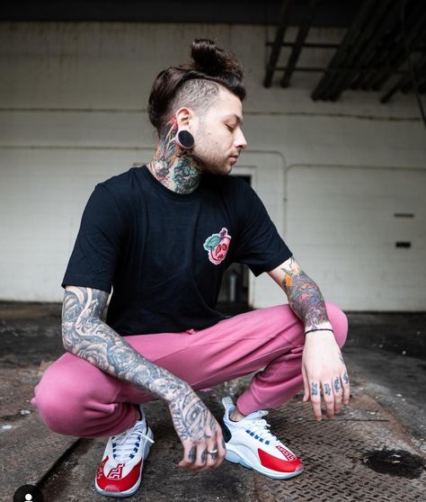 Tom Barber Chelsea Grin, Slaughter To Prevail Tattoo, Tom Barber, Chelsea Grin, Spider Web Tattoo, Web Tattoo, Metal Band, Music Star, Music Stuff