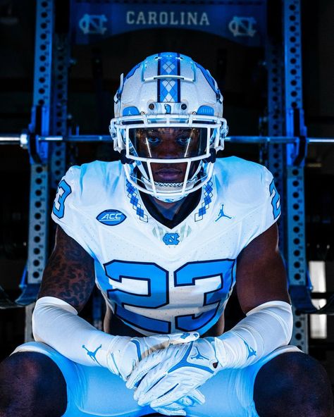 Unc Football Wallpaper, Nfl Photography, Football Dip, North Carolina Football, Cool Football Pictures, Football Hits, Football Swag, College Football Outfits, North Carolina Colleges