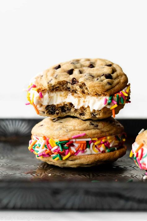 Cookie Ice Cream Sandwiches, Homemade Ice Cream Sandwiches, Easy Homemade Ice Cream, Cookie Ice Cream, Giant Chocolate Chip Cookie, Make Chocolate Chip Cookies, Chocolate Chip Cookies Ingredients, Ice Cream Cookie Sandwich, Sally's Baking