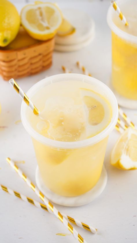 Learn how to make TikTok Fair Lemonade at home with just 3 simple ingredients for fresh State Fair lemonade! This recipe is perfect for farmer's market lemonade, state fair lemonade or lemonade stand lemonade. It's cheap, easy, and delicious! Farmers Market Lemonade, Carnival Lemonade Recipe, Fair Lemonade Recipe, Fair Lemonade, Flavored Lemonade, Drink Syrups, Perfect Summer Drink, Sugar Alternatives, 3 Ingredient Recipes