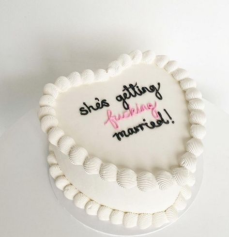 Bachelorette Party Cake Ideas, Bachelorette Cake Ideas, Bride To Be Cakes Ideas, Bride Party Ideas, Party Cake Ideas, Hen Party Cakes, Bride To Be Decorations, Elegant Cake Design, Bachelorette Cake