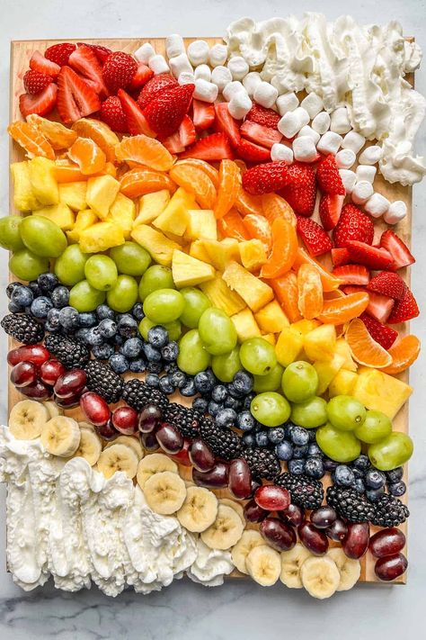 Rainbow Food Board, Rainbow Charcuterie Board, Yogurt Covered Strawberries, Rainbow Fruit Skewers, Snack Boards, Colour Party, Fruit Board, Charcuterie Display, Banana Oat Muffins