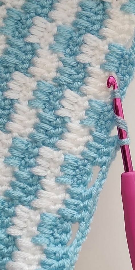 Zig Zag Crochet, Baby Afghan Crochet Patterns, Super Easy Crochet, Crochet Throw Pattern, Crochet Baby Blanket Free Pattern, Crochet Blanket Pattern Easy, Crocheted Blanket, Crochet Stitches For Blankets, Crochet Stitches Free