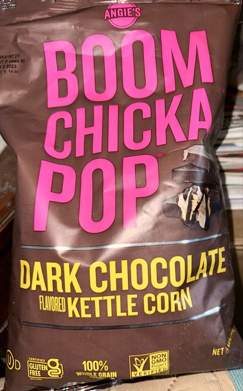 Boom Chicka Pop, Yum Snacks, Grocery Store Items, Chocolate Popcorn, Kettle Corn, Food Babe, Food Therapy, Dry Flower, Interesting Food