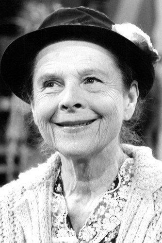 Ruth Gordon Jones - October 30, 1896 - August 28, 1985 - was an American film, stage, and television actress, as well as a screenwriter and playwright. She had memorable roles in many films, including, "Inside Daisy Clover" (with Natalie Wood), "Rosemary's Baby", and the cult classic "Harold and Maude". Ruth Gordon, Classic Actresses, Character Actor, Composers, Big Band, Women Humor, Famous Women, Classic Films, Interesting Faces