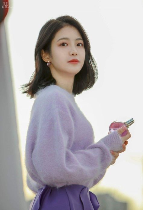 Shin Ye-eun (신예은) - Picture @ HanCinema :: The Korean Movie and Drama Database Shin Yeeun, Ulzzang Hair, Korean Short Hair, Asian Short Hair, Aesthetic People, Korean Actresses, Girl Crushes, Korean Beauty