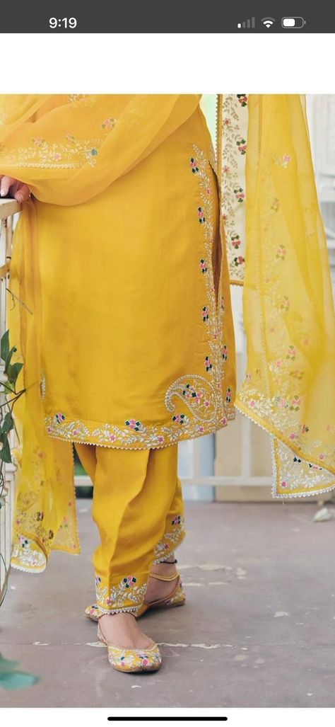 Yellow Suits Punjabi, Embroidery Suits Design Latest, Machine Embroidery Designs For Suits, Churidar Design, Patiyala Suits, Ladies Suits Indian, Designer Suits For Wedding, Simple Indian Suits, Suit Embroidery