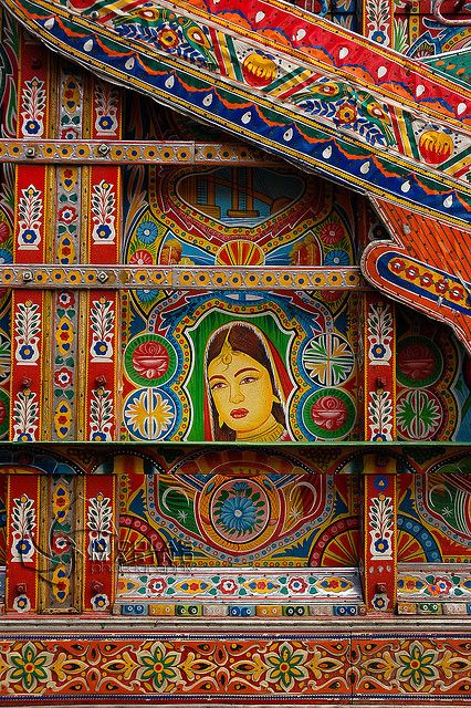 Pakistani Decor, Bedford Bambi, Pakistan Truck Art, Truck Art Pakistan, Pakistani Truck, Pakistan Art, Pakistani Art, Pakistan Culture, Beautiful Pakistan