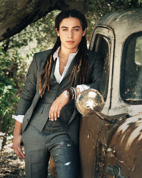 Jason Castro, omg. Jason Castro, Bohemian Men, Men In Suits, Music Pics, Man Bun, It's Raining, American Idol, Teenage Boys, Perfect Man