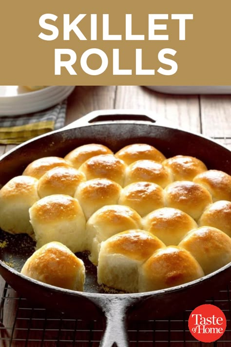 Skillet Rolls Cast Iron, Cast Iron Dinner Rolls, Skillet Dinner Rolls, Skillet Rolls, Bread By Hand, Smell Like A Bakery, Bread Machine Bread Recipes, Dinner Rolls Recipe Homemade, Machine Bread Recipes