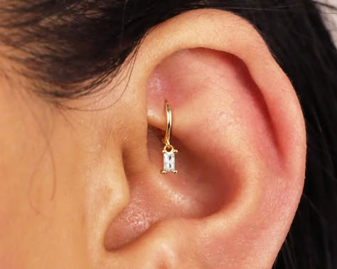 18G Tiny Diamond Baguette Rook Hoop Earring Tiny Gold - Etsy Ear Curation Ideas, Summer Piercings, Third Piercing, Next Piercing, Minimalist Ear Piercings, Ear Styling, Ear Stacks, Piercing Daith, Ear Curation