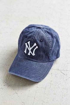 my SECRET ingredient to any summer outfit... Piper Mclean, Yankees Baseball, Annabeth Chase, Urban Wear, Cute Hats, Looks Style, New York Yankees, Percy Jackson, Urban Fashion